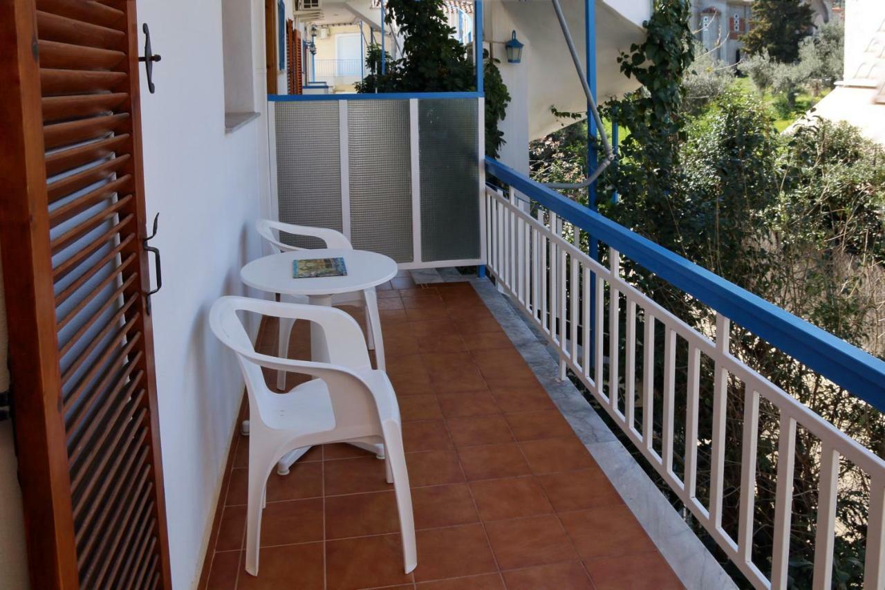 Seaview Self Catering Apartment - Helen No 1 Xiropigado Dış mekan fotoğraf