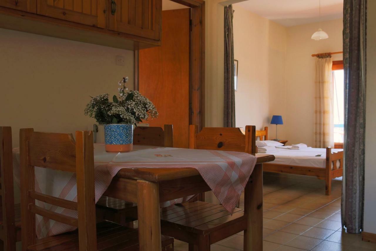 Seaview Self Catering Apartment - Helen No 1 Xiropigado Dış mekan fotoğraf